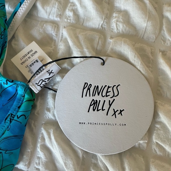 Princess Polly Sadley underwire shine bikini top - Picture 7 of 12